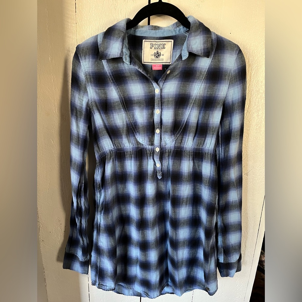 VS Pink, blue plaid top. Cinched waist.